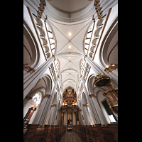 Bonn, M�nster St. Martin, Blick von der Vierung ins Langhausgew�lbe und zur Orgel