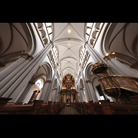 Bonn, M�nster St. Martin, Blick von der Vierung ins Langhausgew�lbe und zur Orgel