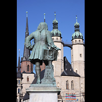 Halle (Saale), Marktkirche Unserer Lieben Frauen, H�ndel-Statue auf dem Marktplatz mit Blick auf die Marktkirche