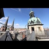 Halle (Saale), Marktkirche Unserer Lieben Frauen, Blick vom s�dlichen Hausmannsturm nach Westen; links die Blauen T�rme
