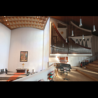 Hamburg, Hauptkirche St. Nikolai, Blick �ber die Orgelempore zur Orgel und zum Altar