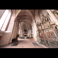 Marburg, St. Marien, Blick vom Altar durchs Lamnghaus zur Orgel