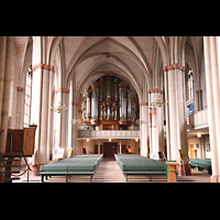 Marburg, St. Marien, Innenraum in Richtung Orgel