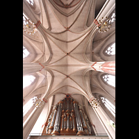 Marburg, St. Marien, Blick ins Gew�lbe und zur Orgel