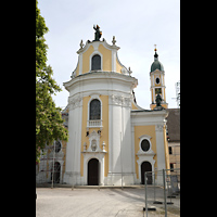 Ochsenhausen, Klosterkirche St. Georg, Fassade mit Turm