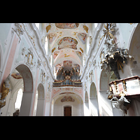 Ochsenhausen, Klosterkirche St. Georg, Hauptschiff in Richtung Hauptorgel
