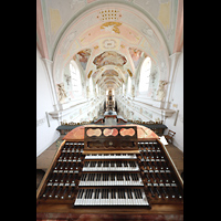 Ochsenhausen, Klosterkirche St. Georg, Blick �ber den Hauptorgelspieltisch ins Langhaus