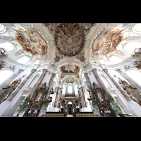 Ottobeuren, Abtei - Basilika St. Alexander und Theodor, Innenraum mit BLick zur Marienorgel und ins Gew�lbe