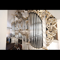 Waltershausen, Stadtkirche zur Gotteshilfe, Orgel mit Spieltisch seitlich