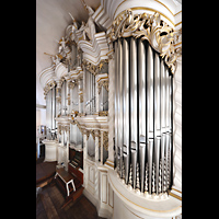 Waltershausen, Stadtkirche zur Gotteshilfe, Orgel mit Spieltisch seitlich