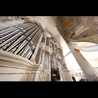 Waltershausen, Stadtkirche zur Gotteshilfe, Orgel seitlich perspektivisch