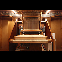 Barcelona, Oratori Sant Felip Neri (Montserrat-Torrent-Orgel), Trakturabg�nge hinter dem Spieltisch