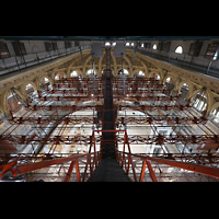 Barcelona, Palacio Nacional Montju�c (Montjuich), Blick vom Deckenger�st nach unten in den Raum und zur Orgel