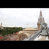 Barcelona, Palacio Nacional Montju�c (Montjuich), Blick nach S�dwesten in Richtung Torre de comunicacions de Montju�c
