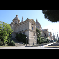 Barcelona, Palacio Nacional Montju�c (Montjuich), Seitenansicht von Nordosten