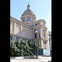 Barcelona, Palacio Nacional Montju�c (Montjuich), Seitenansicht von Nordosten