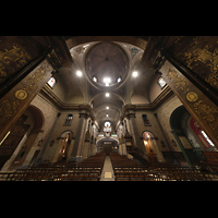 El Vendrell, Sant Salvador, Innenraum in Richtung Orgel