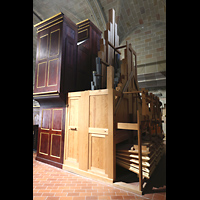 El Vendrell, Sant Salvador, R�ckseite der Orgel mit mech. Balganlage und Bechern der Pedalzungen