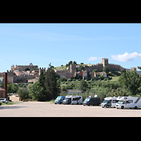 Montblanc, Santa Maria la Major, Blick auf die Stadtmauer und Kirche von norden von der Muralla de Santa Anna
