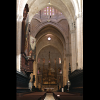 Tarragona, Catedral de Santa Tecla, Chorgest�hl mit Orgel, Vierung und Chorraum
