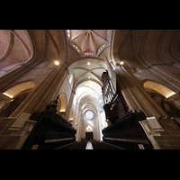Tarragona, Catedral de Santa Tecla, Blick von der Vierung zur Orgel und in die Kuppel