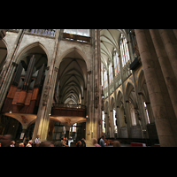 Köln (Cologne), Dom St. Peter und Maria, Querhausorgel  mit Blick in den Chor