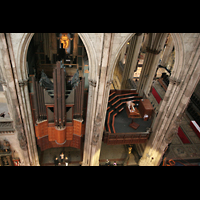 Köln (Cologne), Dom St. Peter und Maria, Blick vom Domumgang auf die Querhausorgel und den Hauptspieltisch