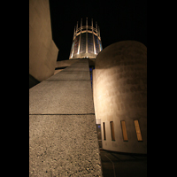 Liverpool, Metropolitan Cathedral of Christ the King, Außenansicht bei Nacht
