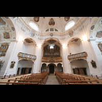 Muri, Klosterkirche, Blick zur Hauptorgel, beleuchtet