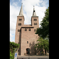 Hxter, Ev. Stadtkirche St. Kiliani, Doppelturmfassade
