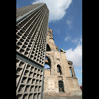 Berlin, Kaiser-Wilhelm-Gedächtniskirche, Neuer und alter Turm