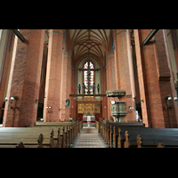 Güstrow, Pfarrkirche St. Marien, Innenraum / Hauptschiff in Richtung Chor