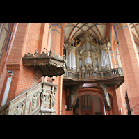 Güstrow, Pfarrkirche St. Marien, Kanzel und Orgel