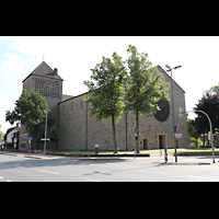 Dlmen, Heilig-Kreuz-Kirche, Auenansicht von der Fassade aus gesehen