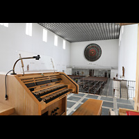 Dlmen, Heilig-Kreuz-Kirche, Blick ber den Spieltisch in die Kirche