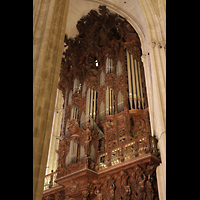 Sevilla, Catedral, Prospekt der Evangelienorgel (uere Seite zum Seitenschff hin)