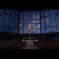 Berlin, Kaiser-Wilhelm-Gedächtniskirche, Altarraum mit segnendem Christus