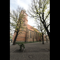 Berlin, St. Nikolai, Außenansicht von Südwesten mit Reformationsplatz