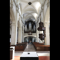 Luzern, Hofkirche St. Leodegar, Innenraum in Richtung Orgel