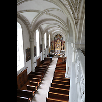 Luzern, Hofkirche St. Leodegar, Blick von der Orgelempore ins linke Seitenschiff mit Walpenorgel