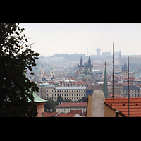Praha (Prag), Matka Bo pred Tnem (Teyn-Kirche), Blick von der Prager Burg auf die Teyn- und Jakobskirche