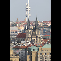 Praha (Prag), Matka Bo pred Tnem (Teyn-Kirche), Blick von der Prager Burg auf die Teyn-Kirche