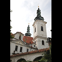 Praha (Prag), Strahov Klter Bazilika Nanebevzet Panny Marie (Klosterkirche), Trme vom Ende der Strahovsk ndvor aus