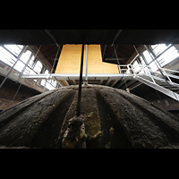 Dsseldorf, St. Antonius, Fernorgel ber der Vierungskuppel auf dem Dachboden