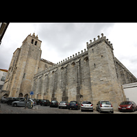 vora, Catedral da S, Ansicht vom Largo de Miguel de Portugal