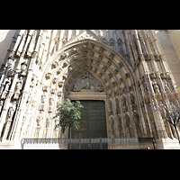 Sevilla, Catedral, Figurenschmuck an der Puerta de la Asuncin (Westportal)