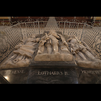 Königslutter, Kaiserdom, Sarkophage Kaiser Lothars, seiner Frau und ihres Schwiegersohns Heinrich