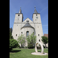 Schöningen am Elm, St. Lorenz, Außenansicht vom Bibelgarten aus Osten auf den Chor