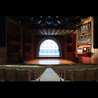 Las Palmas (Gran Canaria), Auditorio Alfredo Kraus, Blick von der Saalmitte zur Orgel und aufs Meer