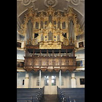Celle, Stadtkirche St. Marien, Orgel mit Empore und barocken Holzschnitzereien